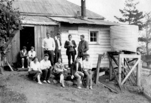 Auckland Tramping Club outside Mobbs house, 1931. JTD Diamond photo