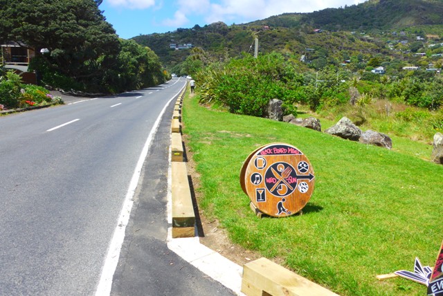 New wooden barrier at Domain entrance makes for safe walking